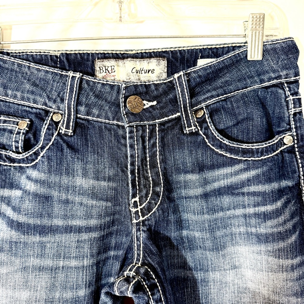 BKE Culture Boot Cut Low Rise Jeans With Stretch And Contrast Stitching Size 28 - Picture 7 of 16